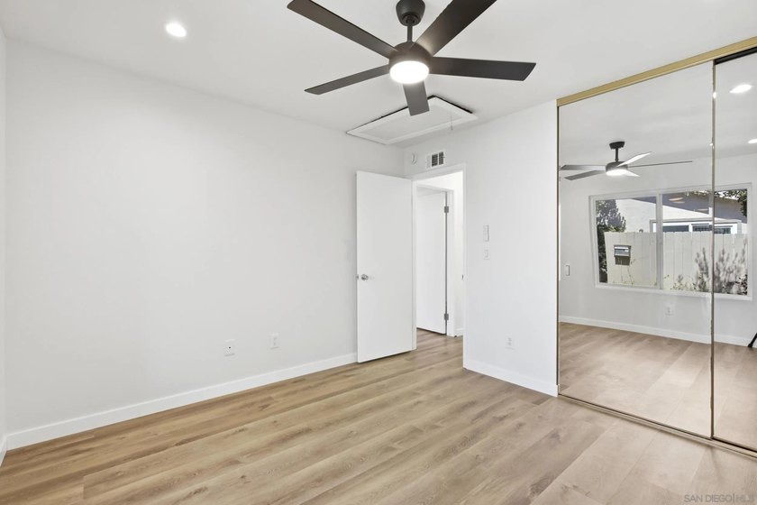Welcome to this FHA and VA approved updated single-story - photo 11