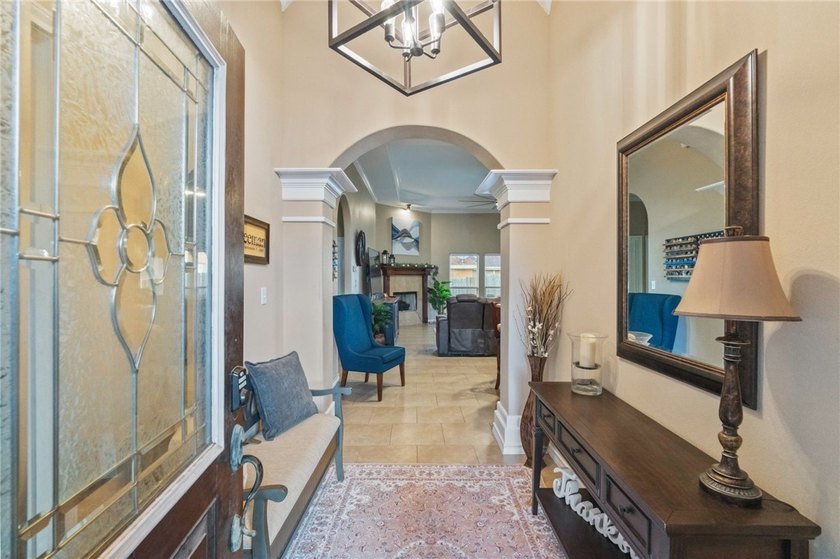 Beautifully designed one-story home in desirable Northwest - photo 3