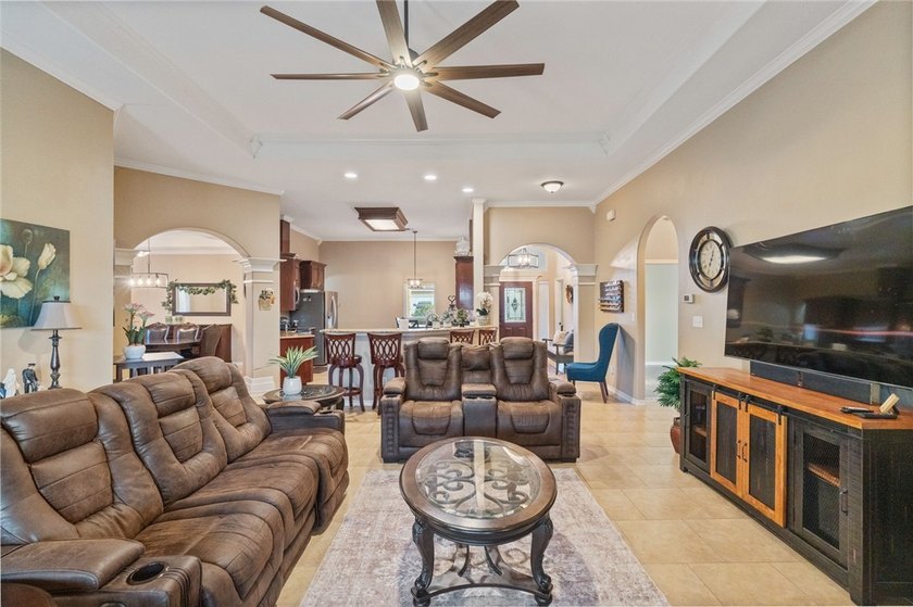 Beautifully designed one-story home in desirable Northwest - photo 6