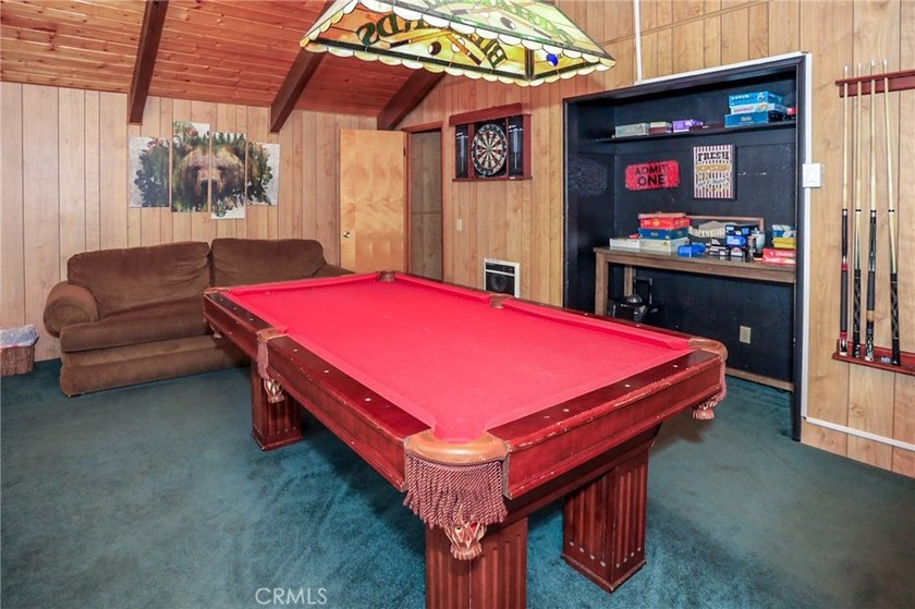 Mountain charm meets modern comfort in this well-maintained - photo 19