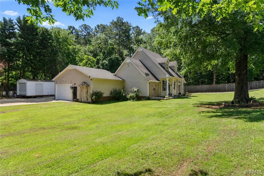 Welcome to this stunning 4-bedroom, 3-bathroom home designed for - photo 3
