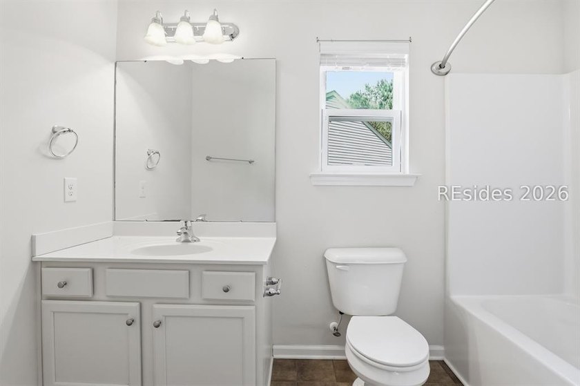 Welcome to 7 Wolf Creek Cove, a beautifully maintained home - photo 25