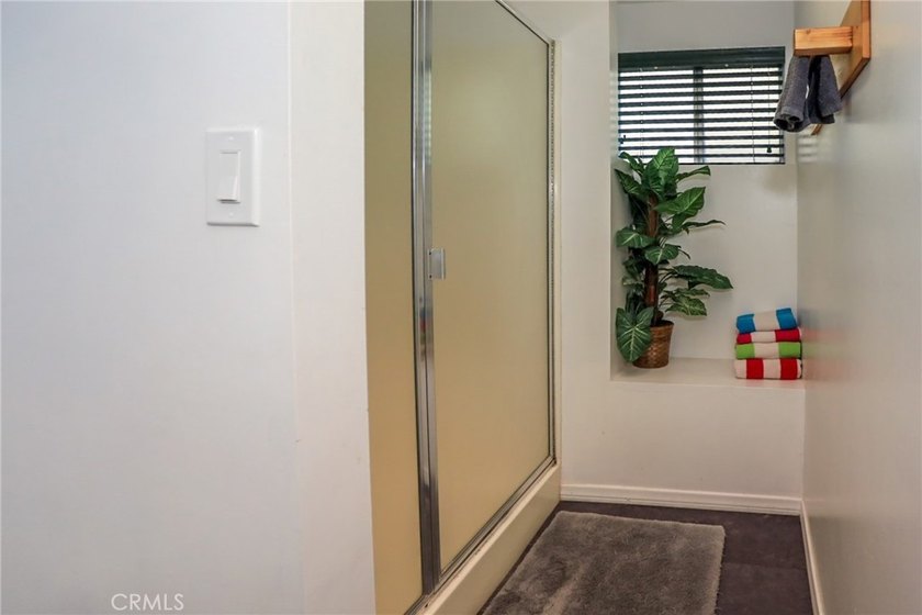 Mountain charm meets modern comfort in this well-maintained - photo 34