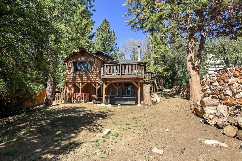 Mountain charm meets modern comfort in this well-maintained - photo 41