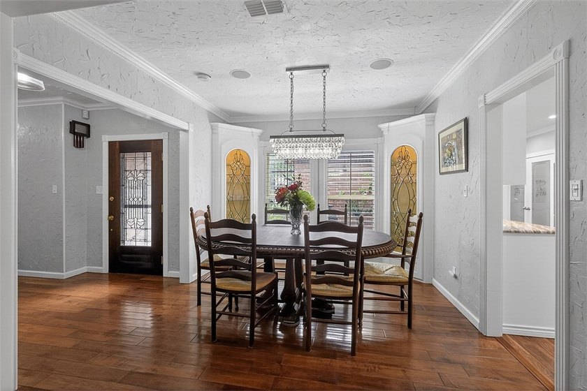 From the moment you walk in, this beautiful home is sure to - photo 6