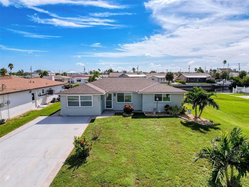 Under contract-accepting backup offers. Experience true Florida - photo 2