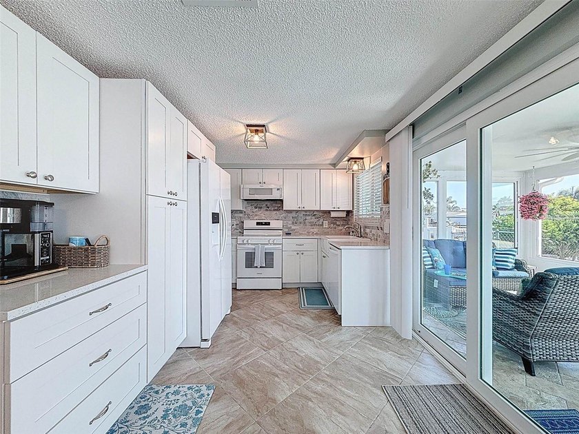 Under contract-accepting backup offers. Experience true Florida - photo 9