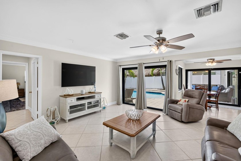 MOVE-IN READY! Rare waterfront retreat on a quiet cul-de-sac in - photo 22