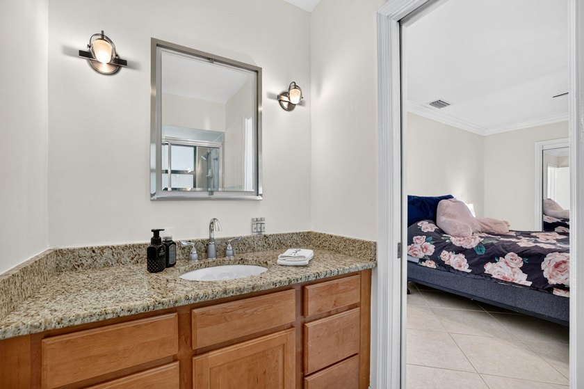 MOVE-IN READY! Rare waterfront retreat on a quiet cul-de-sac in - photo 34
