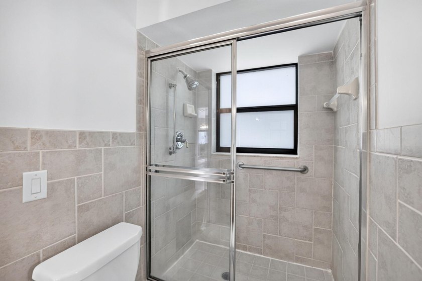 MOVE-IN READY! Rare waterfront retreat on a quiet cul-de-sac in - photo 35