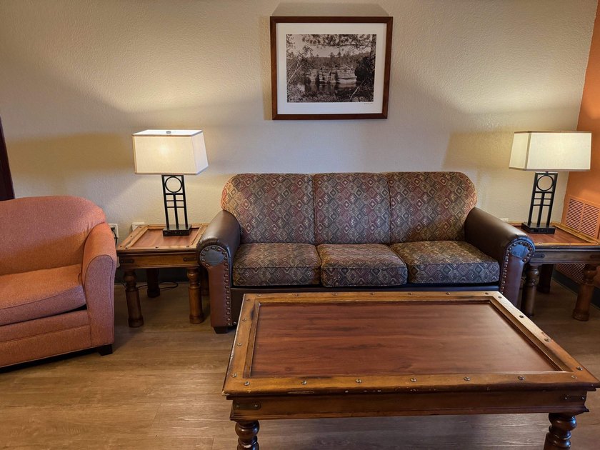 Located on the fifth floor, this spacious three bedroom condo - photo 6