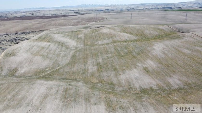 62 acres perfect for a rural development! Many different - photo 2