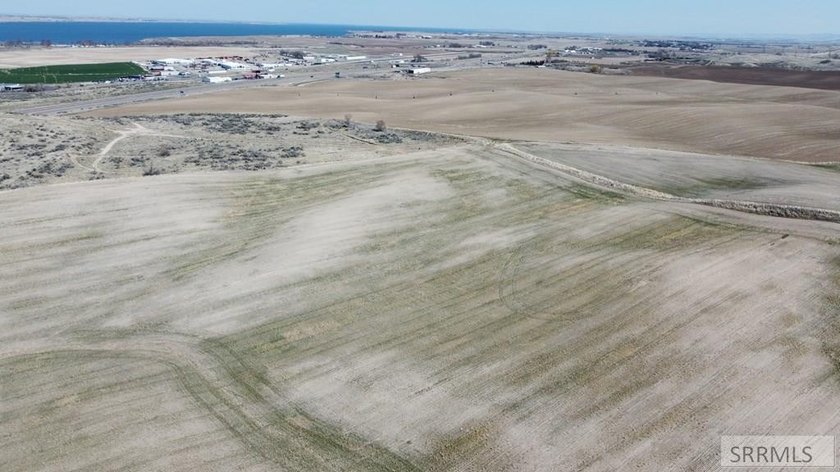 62 acres perfect for a rural development! Many different - photo 7