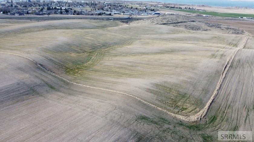 62 acres perfect for a rural development! Many different - photo 10