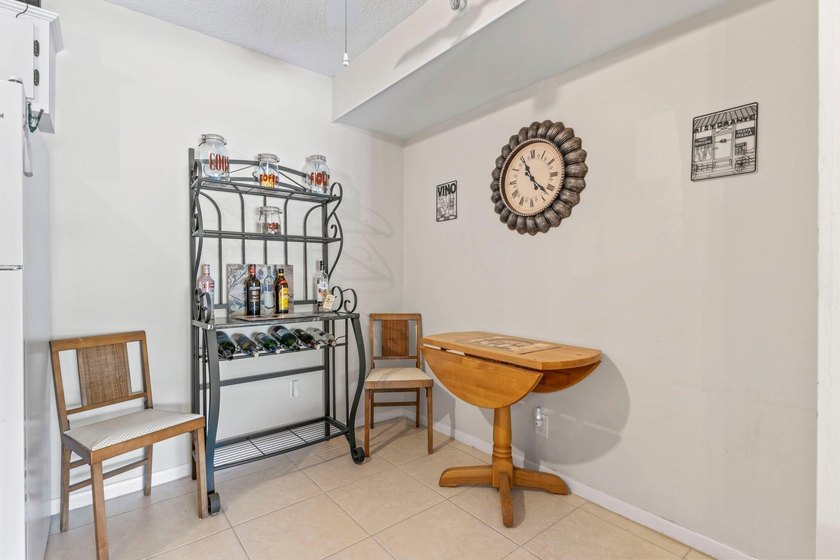 SELLER OFFERING BUYER CREDIT! Welcome to this clean 2 Bedroom 2 - photo 11