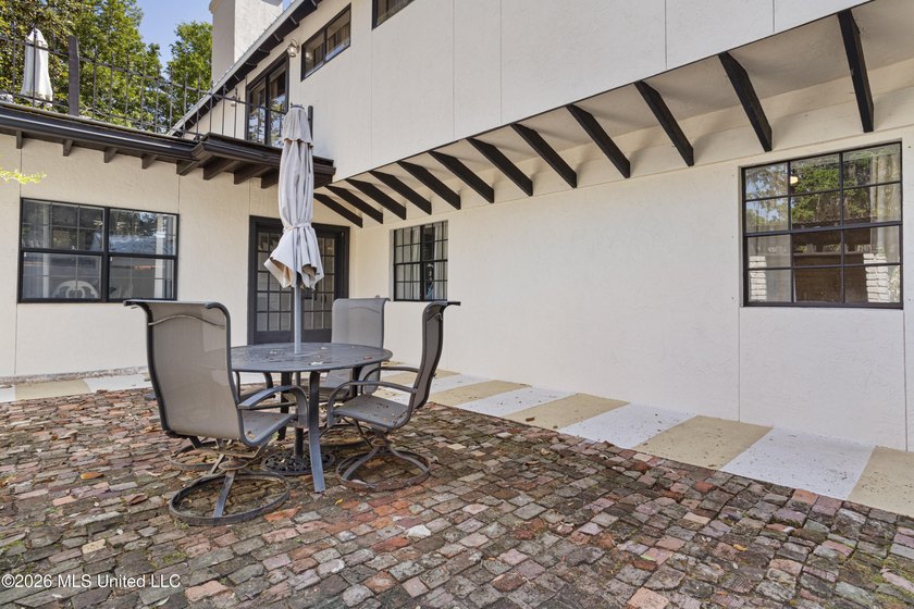 Tucked away on the charming and distinctive Father Ryan Avenue - photo 44