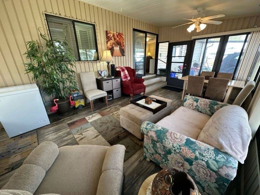 Picture-Perfect, Move-In Ready Home in the Heart of Winter - photo 7