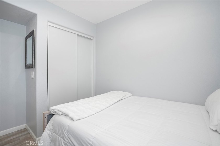 BONUS ROOM + MOVE-IN READY! Welcome to this beautifully updated - photo 11