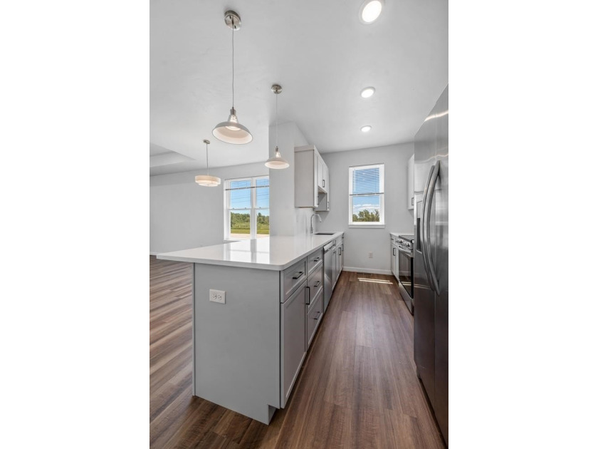 Gorgeous new-build 2BR/2BA zero-entry ranch condominium near - photo 11