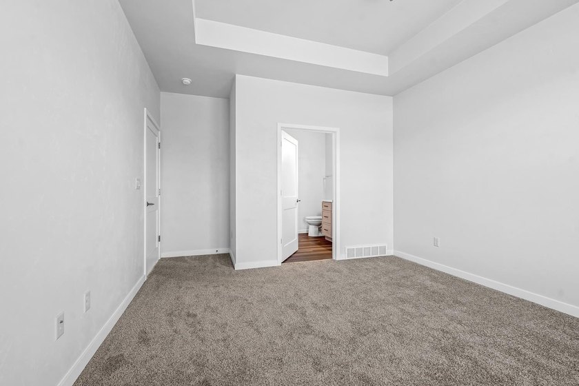 Gorgeous new-build 2BR/2BA zero-entry ranch condominium near - photo 19