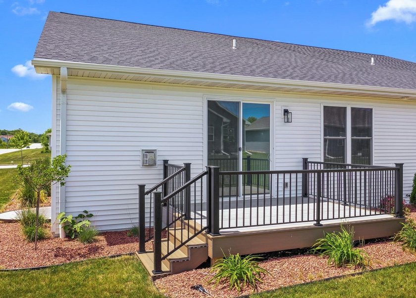 Gorgeous new-build 2BR/2BA zero-entry ranch condominium near - photo 34