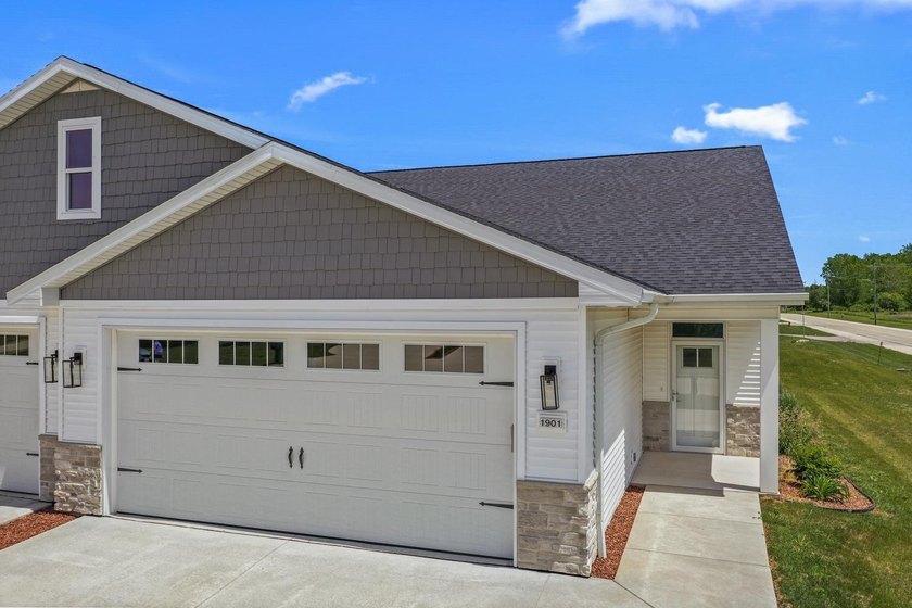 Gorgeous new-build 2BR/2BA zero-entry ranch condominium near - photo 41