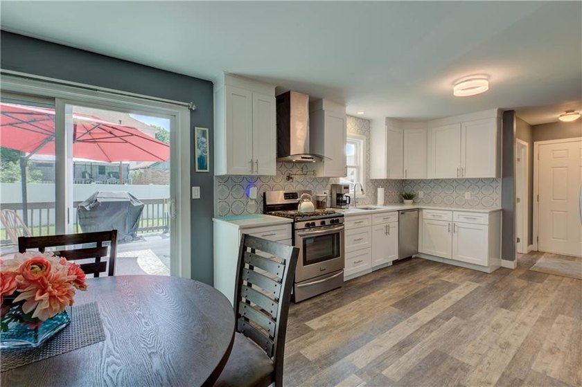 Warren Gem! Move right into this beautifully updated home - photo 11