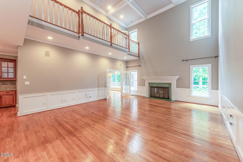 Classic all-brick elegance meets timeless interior craftsmanship - photo 3