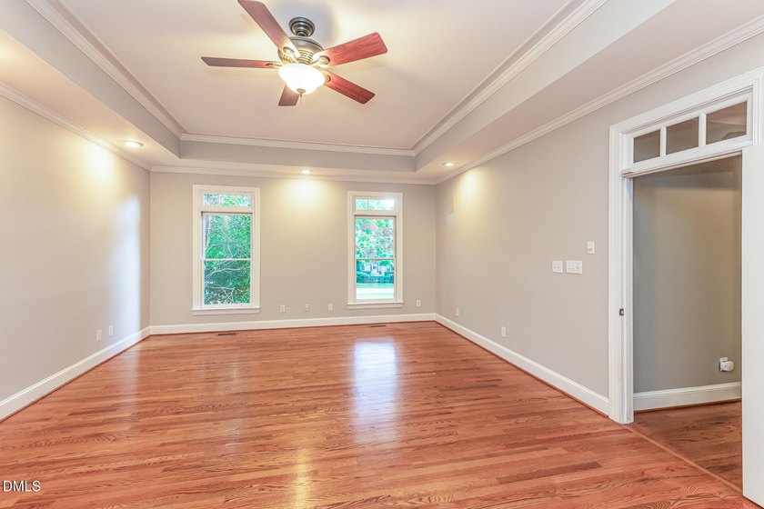 Classic all-brick elegance meets timeless interior craftsmanship - photo 10