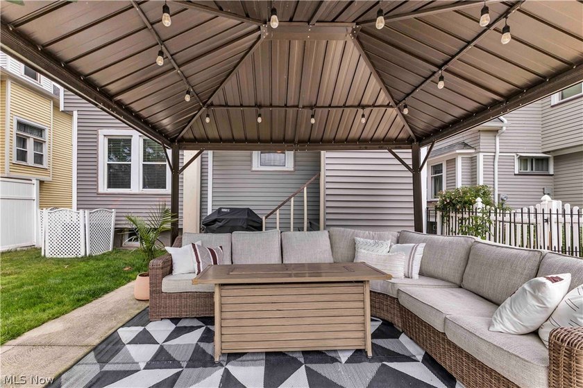 Welcome home to this classic Lakewood Colonial offering the - photo 37