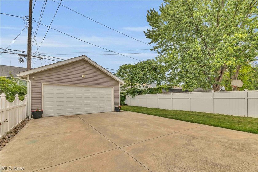 Welcome home to this classic Lakewood Colonial offering the - photo 38