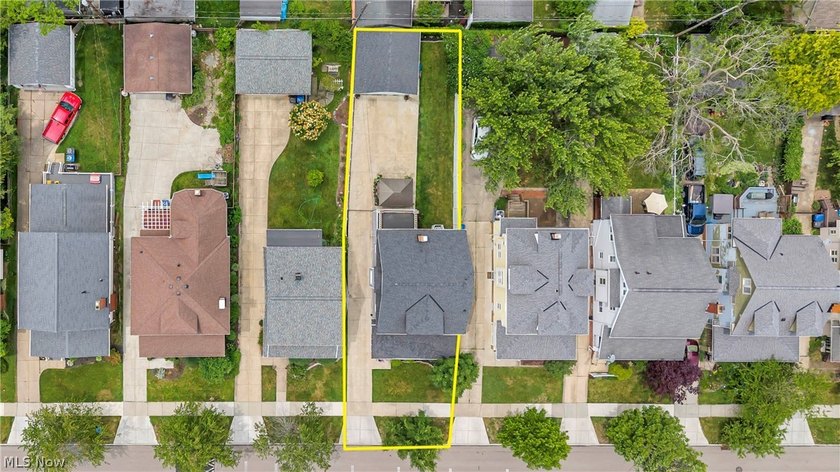 Welcome home to this classic Lakewood Colonial offering the - photo 40