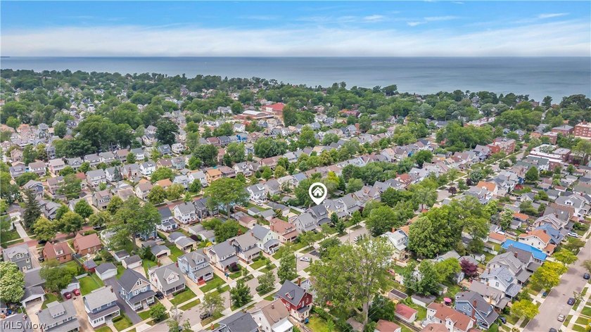 Welcome home to this classic Lakewood Colonial offering the - photo 43