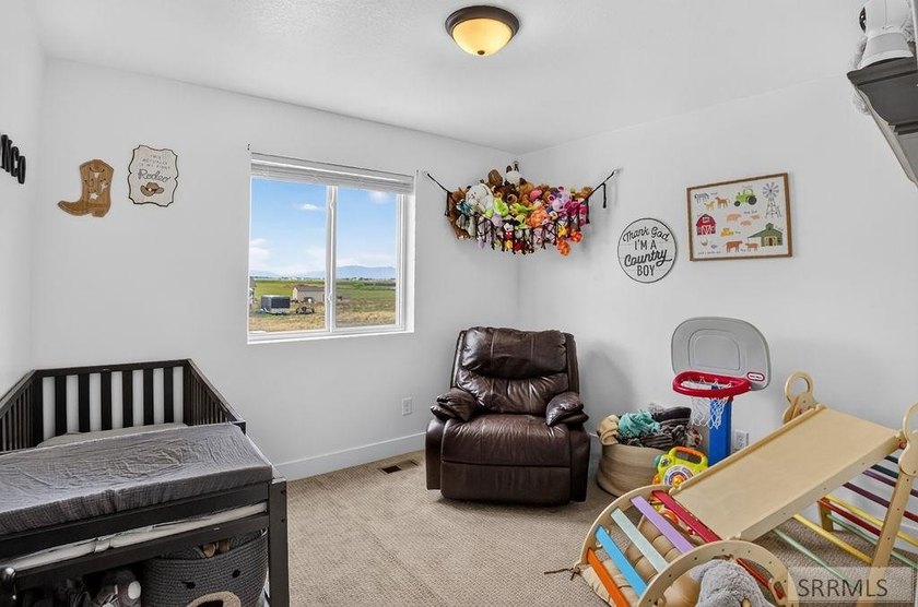 Welcome to 85 E Legacy Drive! Built in 2022, this immaculate - photo 18