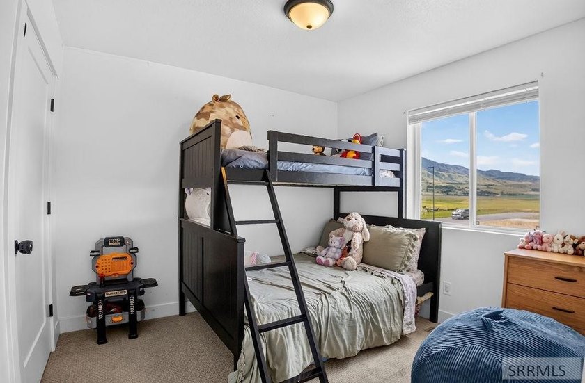 Welcome to 85 E Legacy Drive! Built in 2022, this immaculate - photo 22