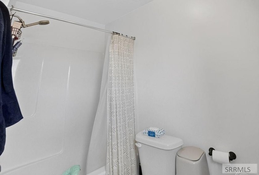 Welcome to 85 E Legacy Drive! Built in 2022, this immaculate - photo 28