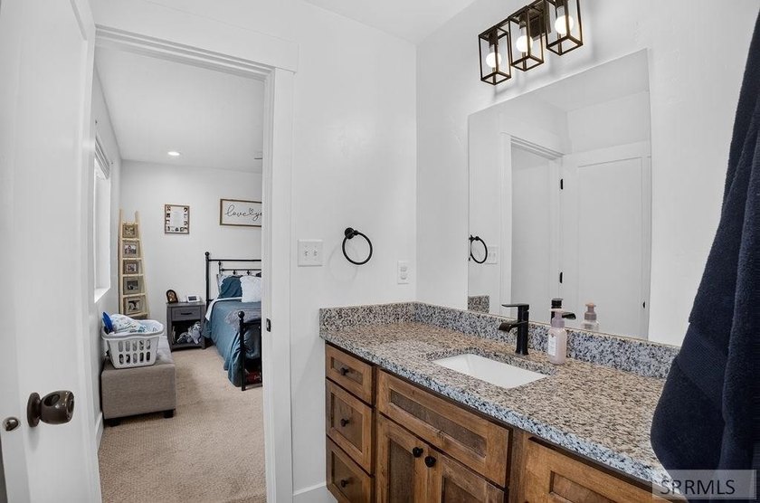 Welcome to 85 E Legacy Drive! Built in 2022, this immaculate - photo 29