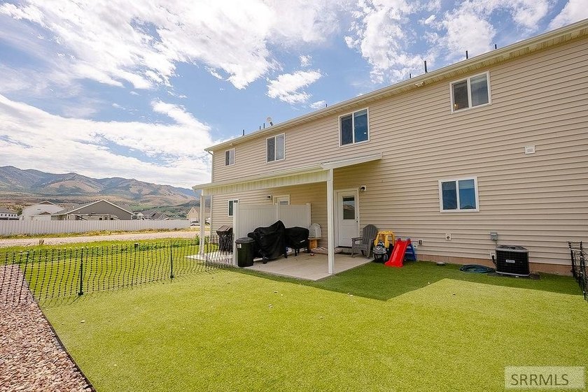 Welcome to 85 E Legacy Drive! Built in 2022, this immaculate - photo 30
