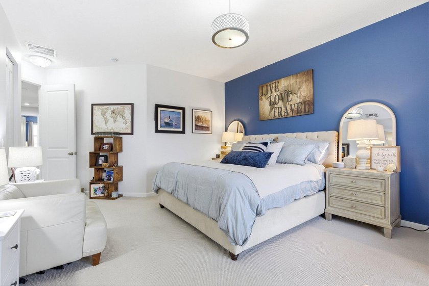 Beautifully updated newer-construction townhome in the - photo 19