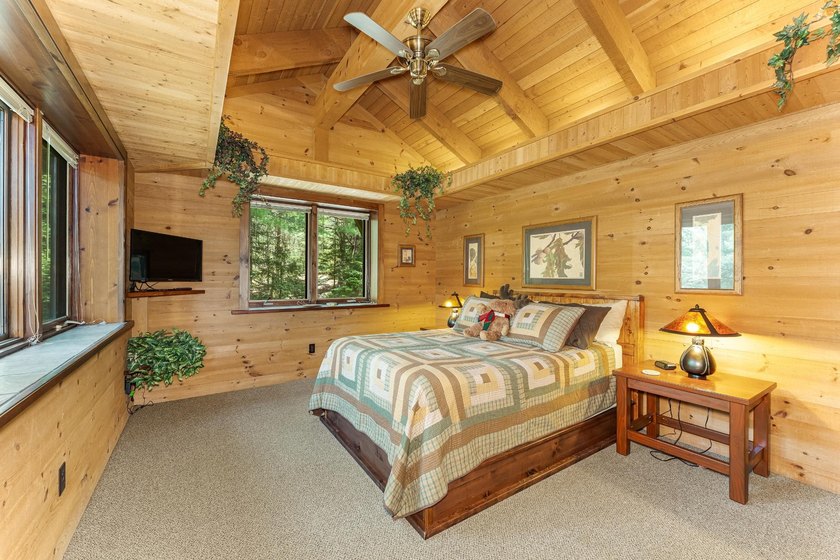This luxury 4BR/3BA custom estate near Land O'Lakes sits on 14 - photo 32