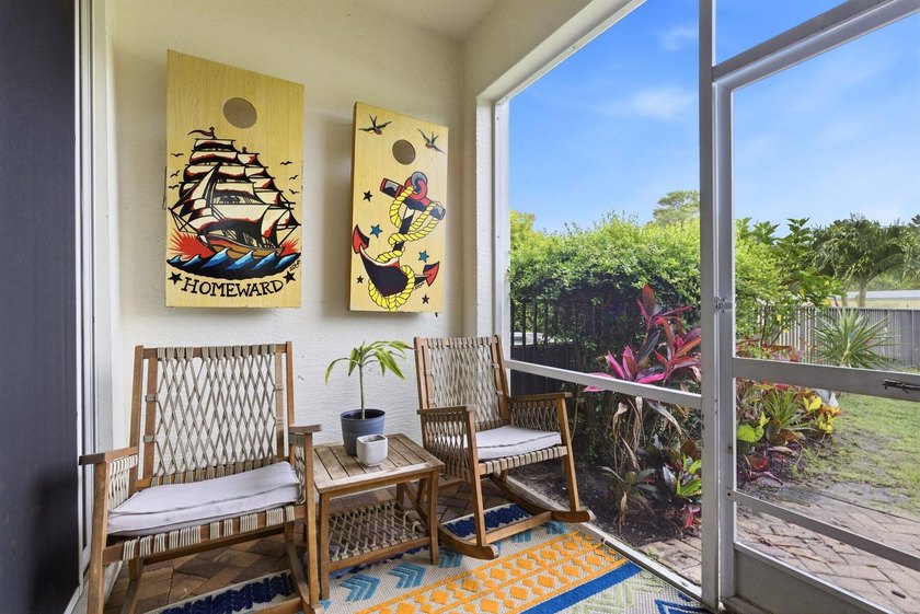Beautifully updated newer-construction townhome in the - photo 32