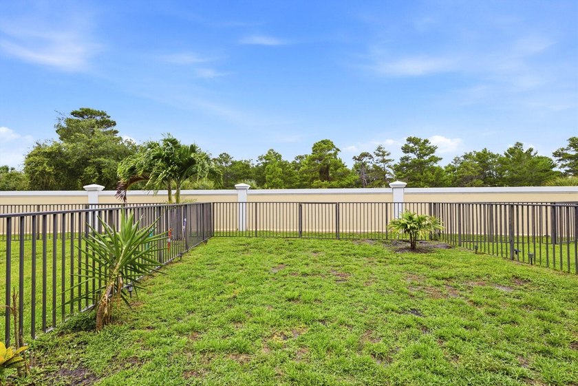 Beautifully updated newer-construction townhome in the - photo 34