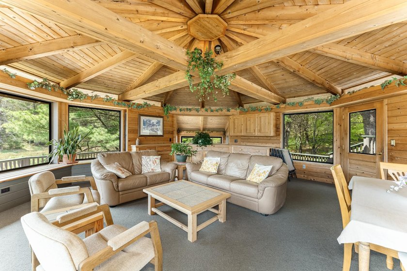 This luxury 4BR/3BA custom estate near Land O'Lakes sits on 14 - photo 43