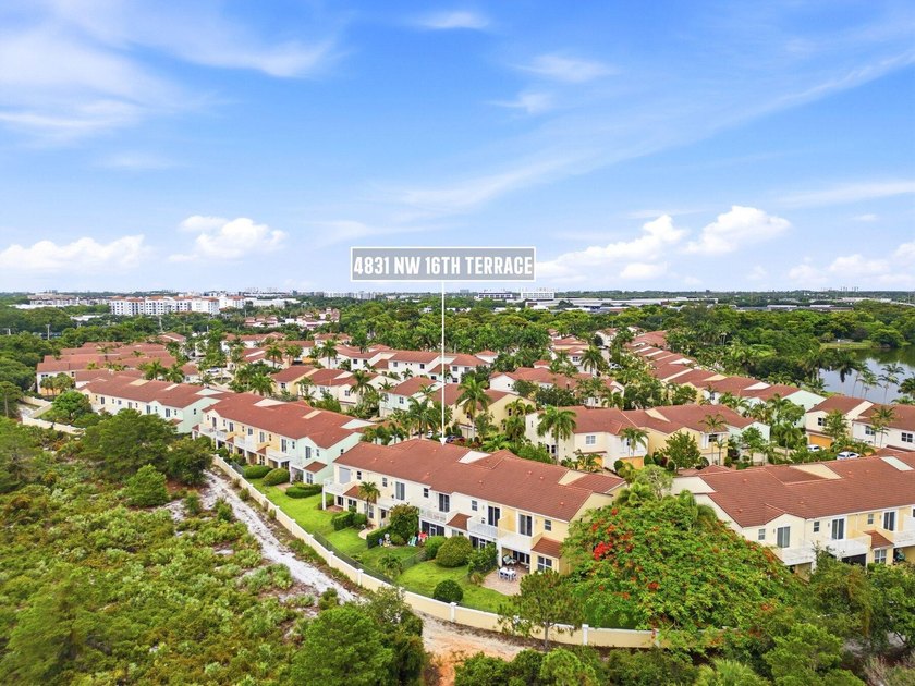 Beautifully updated newer-construction townhome in the - photo 44