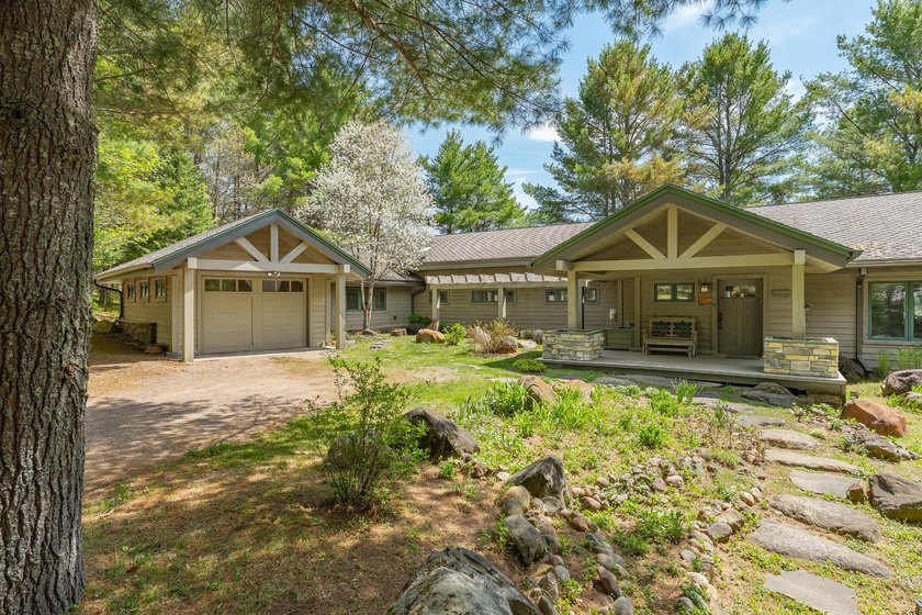 This luxury 4BR/3BA custom estate near Land O'Lakes sits on 14 - photo 56