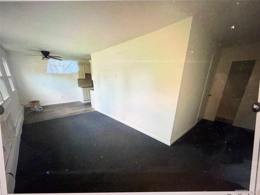 Vacant 1 Bedroom first floor with separate - photo 5