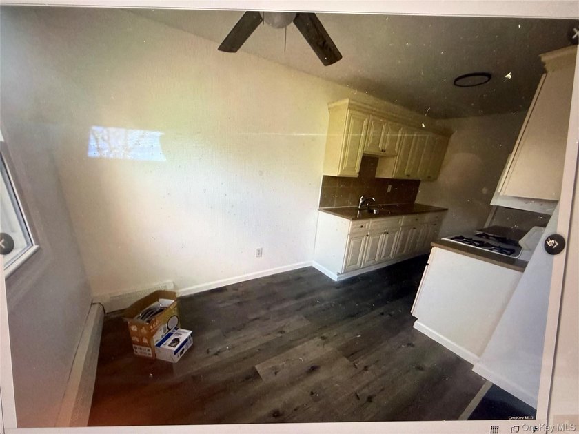 Vacant 1 Bedroom first floor with separate - photo 6