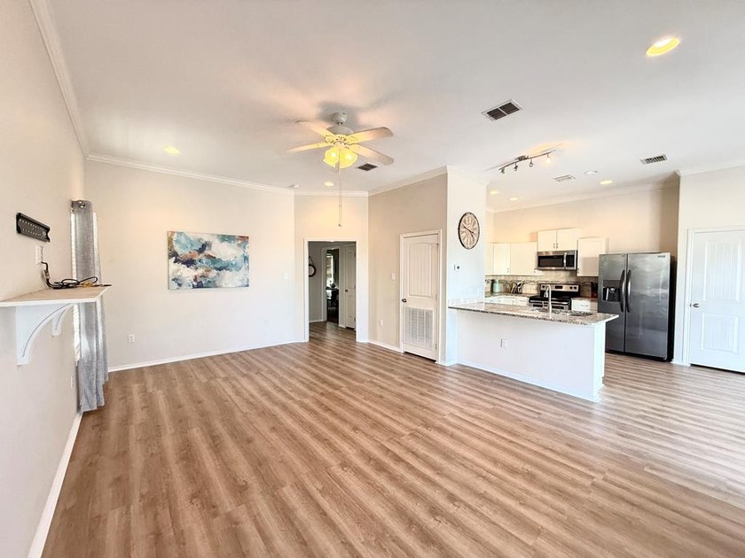 DON'T LET DAYS ON MARKET STOP YOU! This home has a new roof as - photo 11