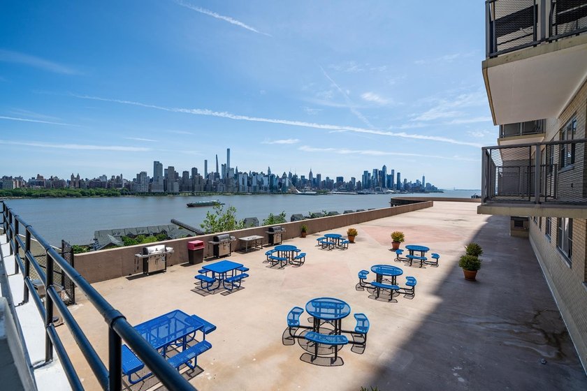 MOST DESIREABLE RENOVATED RIVERFRONT ONE BEDROOM WITH GORGEOUS - photo 15