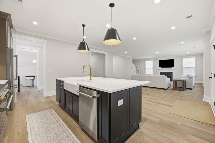 Welcome to 2031 Comradery Way in the sought-after Longwood - photo 18